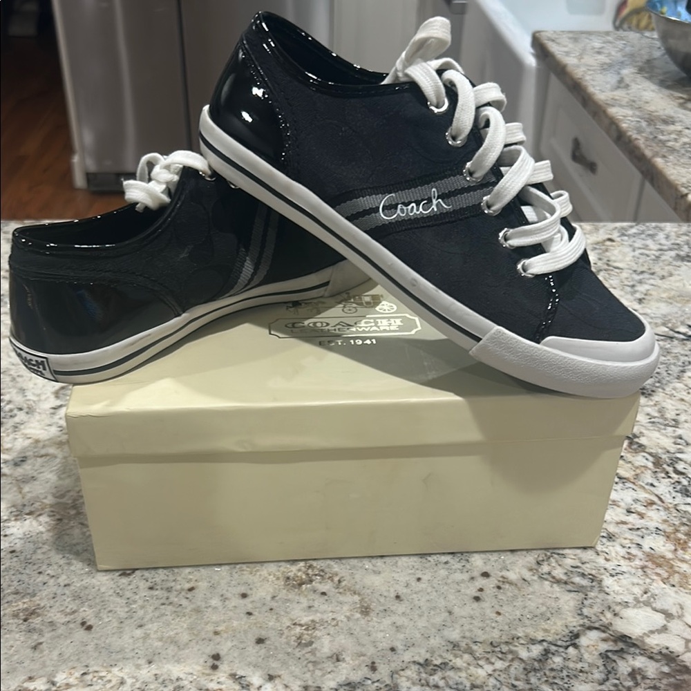 Coach Black and White Sneakers Classic Style